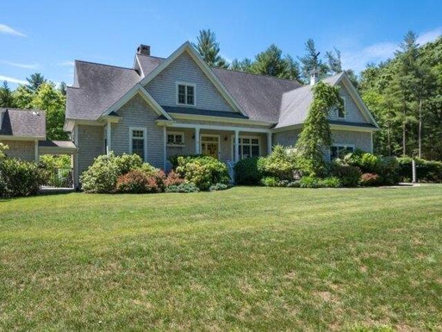 House for sale in Rochester, Massachusetts