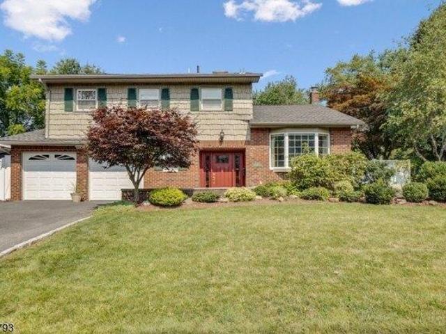 House for sale in Roseland, New Jersey
