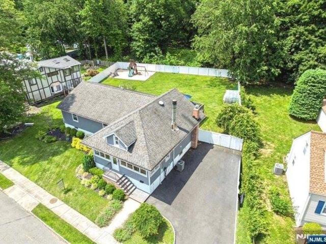 House for sale in Roseland, New Jersey