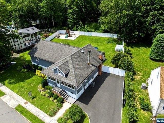 House for sale in Roseland, New Jersey