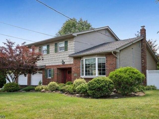 House for sale in Roseland, New Jersey