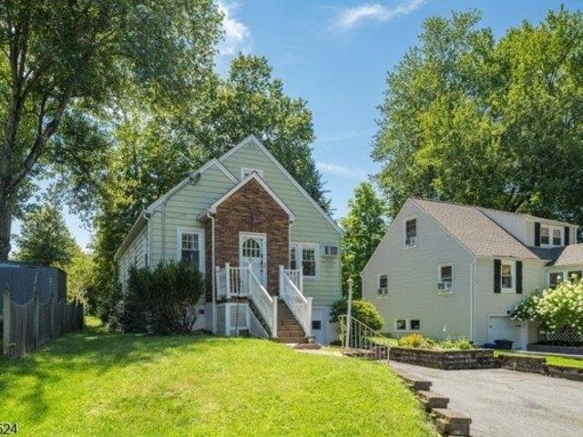 House for sale in Roseland, New Jersey
