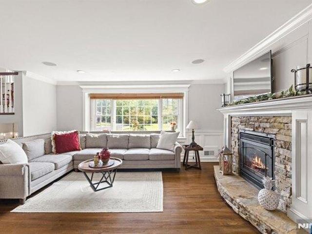 House for sale in Roseland, Essex County