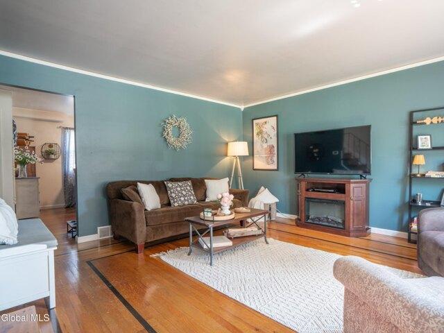 House for sale in Rotterdam Junction, New York