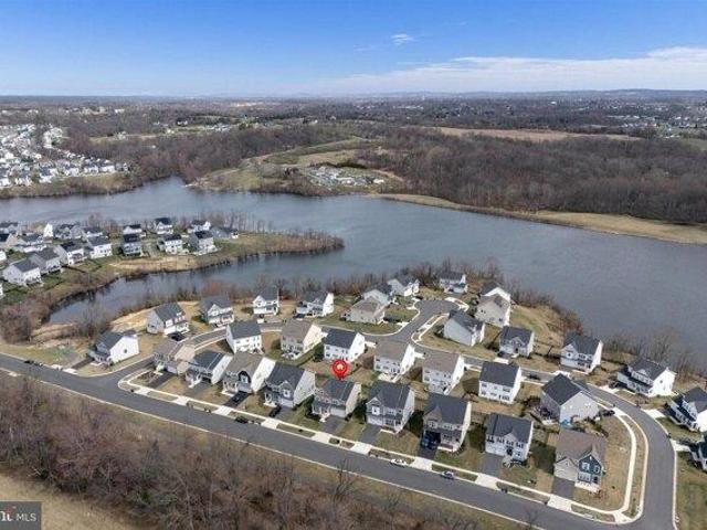 House for sale in Round Hill