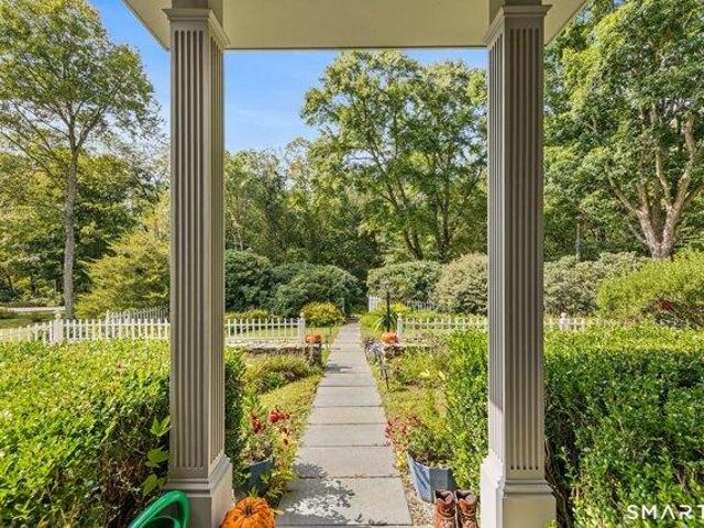 House for sale in Roxbury Center Historic District, Roxbury