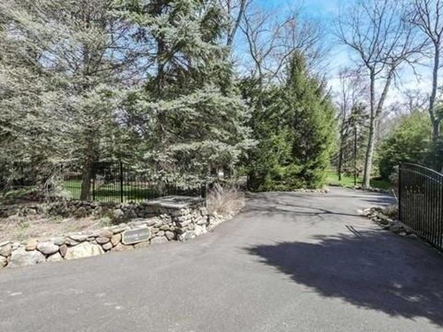 House for sale in Woodcliff Lake, New Jersey