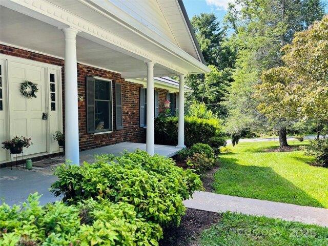 House for sale in Saluda, North Carolina