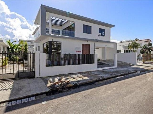 House for sale in San Juan
