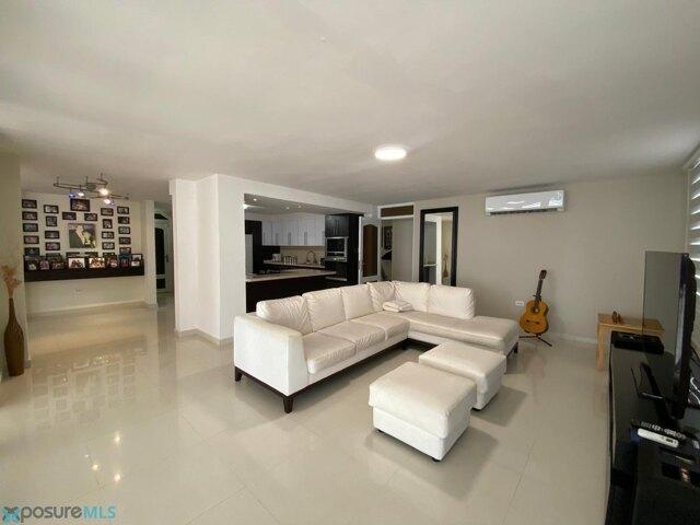 House for sale in San Juan