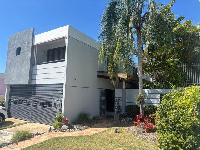House for sale in San Juan