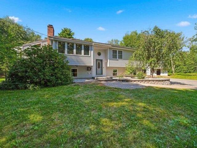 House for sale in Sandown, Rockingham County
