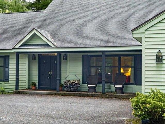House for sale in Saratoga, New York