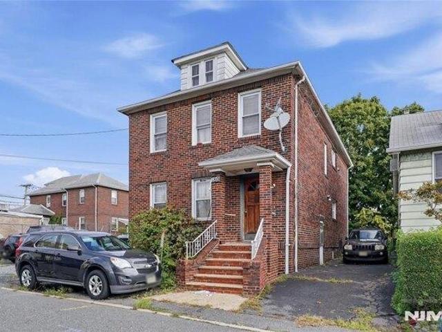 House for sale in Secaucus, Hudson County