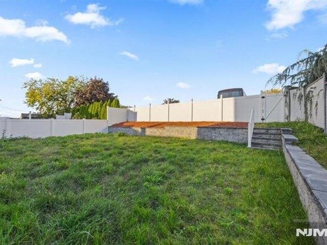 House for sale in North End Business District, Secaucus