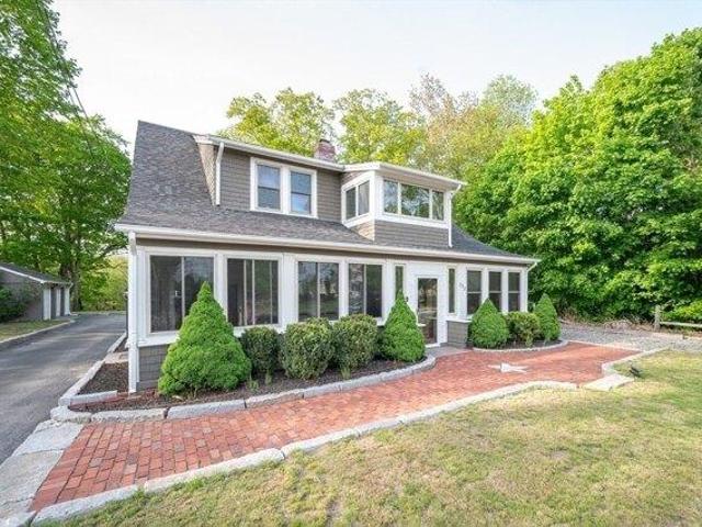 House for sale in Seekonk