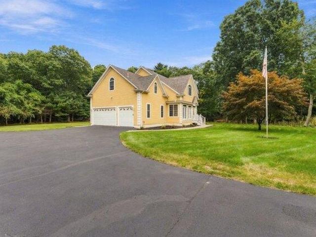 House for sale in Seekonk, Bristol County