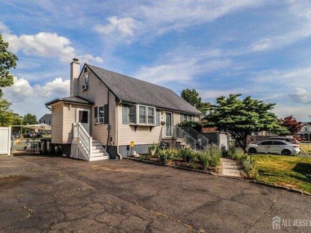 House for sale in Avenel, New Jersey