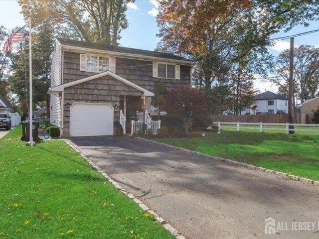 House for sale in Avenel, New Jersey