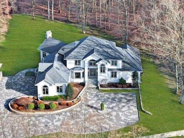 House for sale in Shelton, Connecticut
