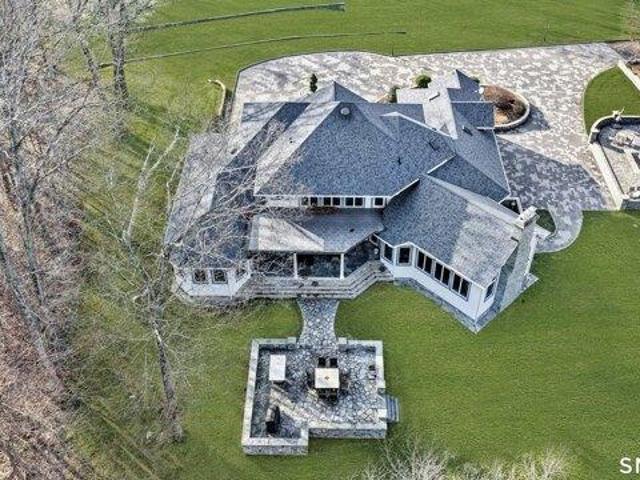 House for sale in Shelton, Connecticut