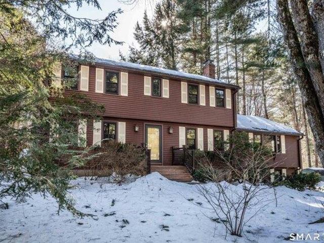 House for sale in Simsbury, Connecticut