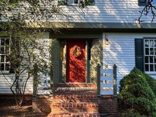 House for sale in Simsbury, Connecticut