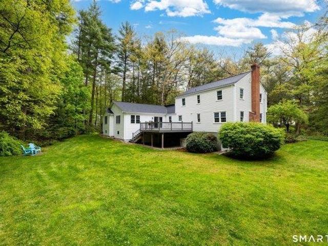 House for sale in Simsbury, Connecticut