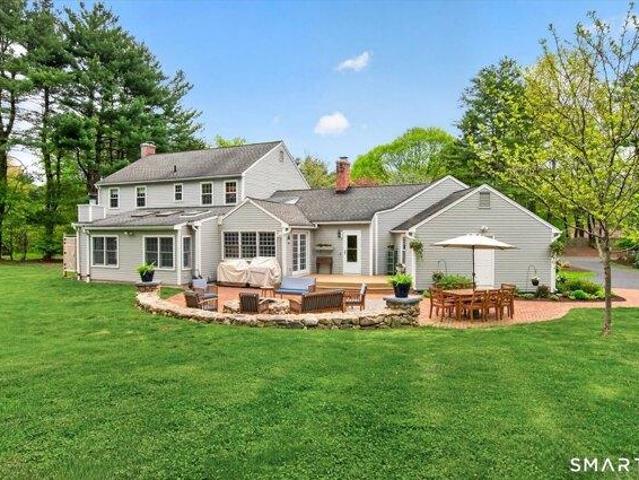 House for sale in Simsbury, Connecticut