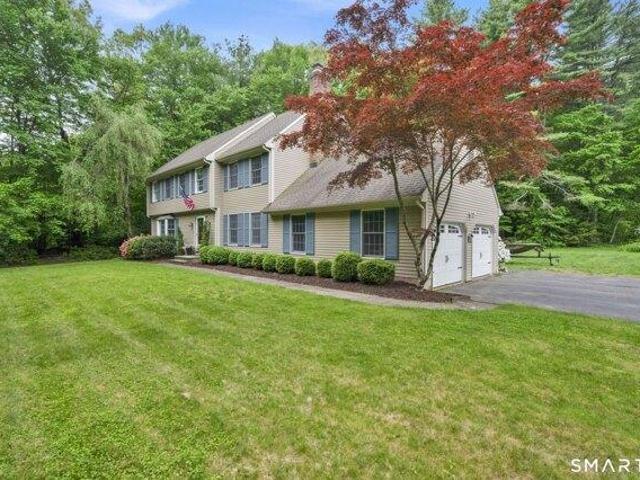 House for sale in Simsbury, Connecticut