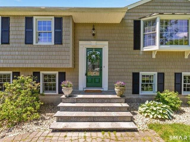 House for sale in Simsbury, Connecticut