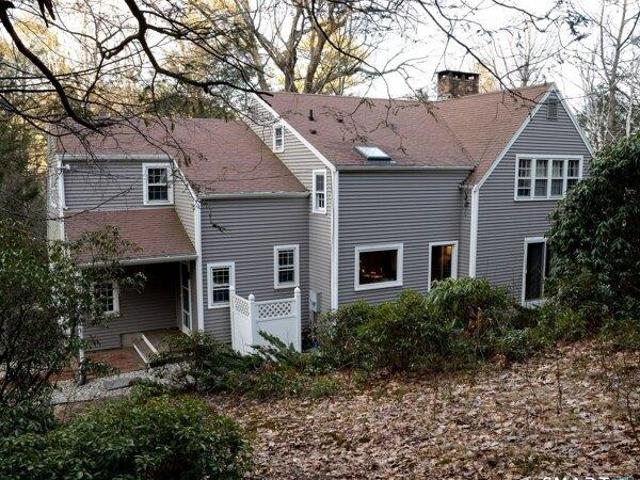 House for sale in Simsbury, Connecticut