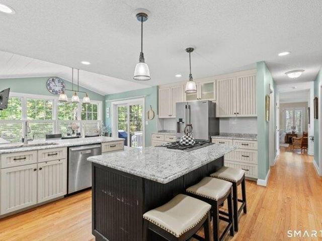House for sale in Simsbury, Connecticut