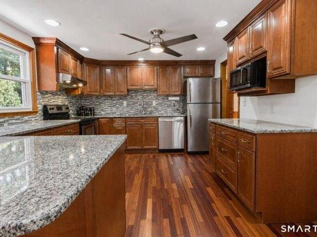 House for sale in Simsbury, Connecticut
