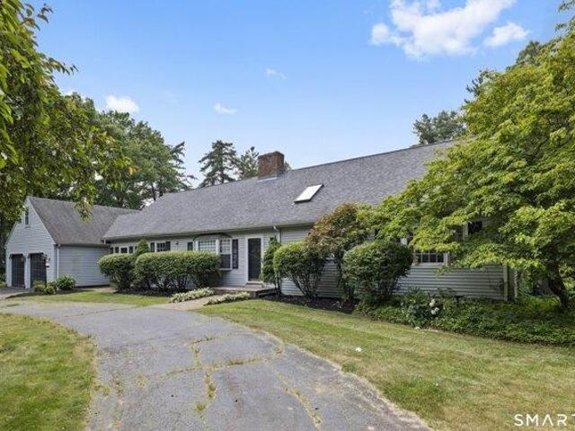House for sale in Simsbury, Connecticut