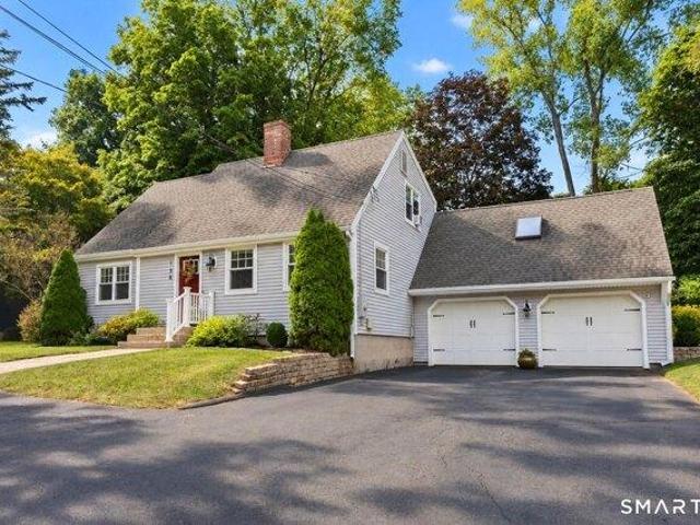 House for sale in Simsbury, Connecticut