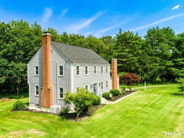 House for sale in Simsbury, Connecticut