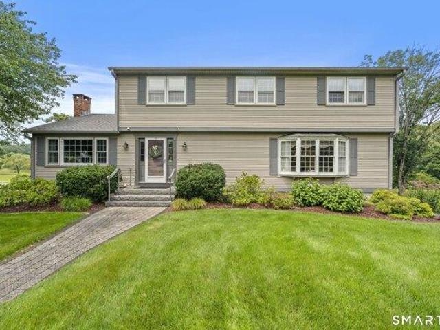 House for sale in Simsbury, Connecticut