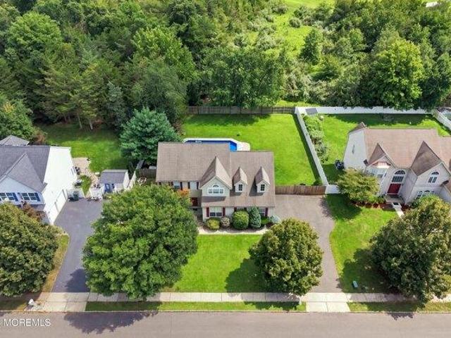 House for sale in Kendall Park, New Jersey