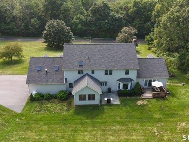 House for sale in Southbury, Connecticut