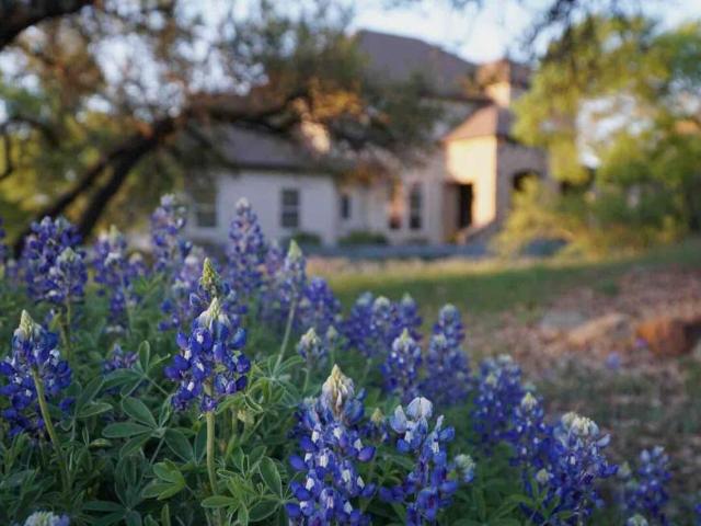 House for sale in Spicewood