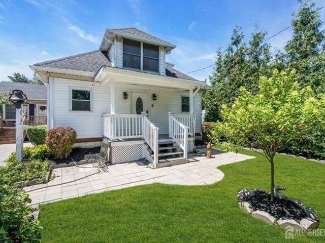 House for sale in Spotswood, New Jersey