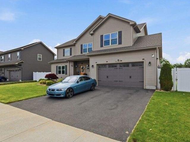 House for sale in Hampden, Massachusetts