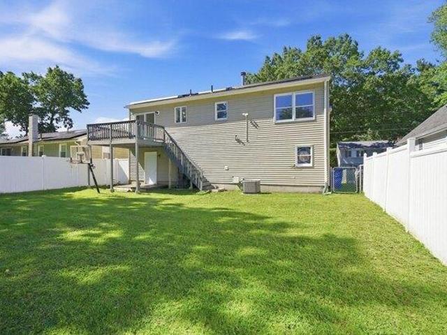 House for sale in Pine Point, Springfield