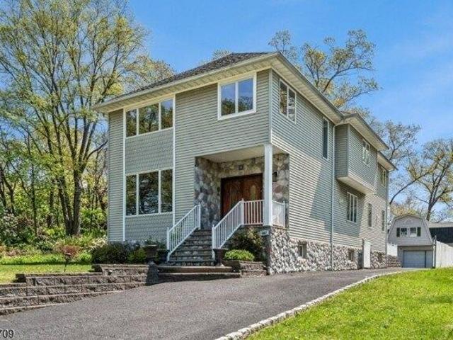 House for sale in Springfield, New Jersey