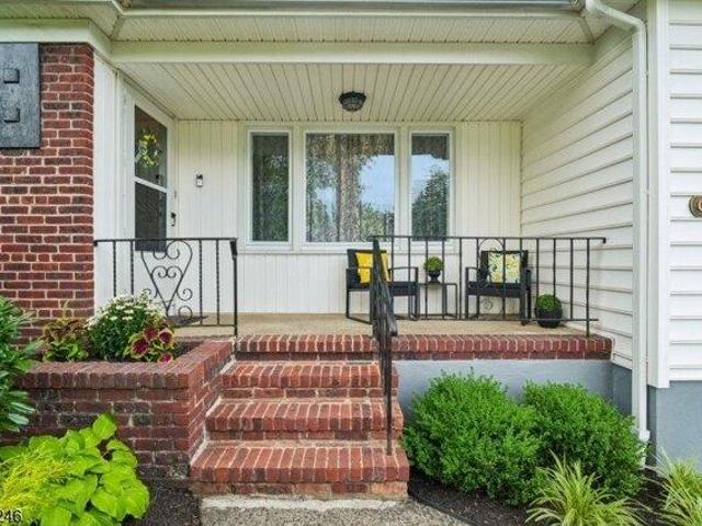 House for sale in Springfield, New Jersey