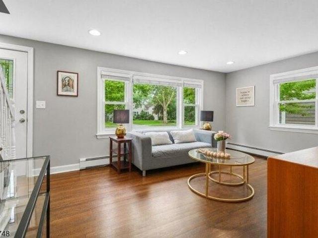House for sale in Springfield, New Jersey