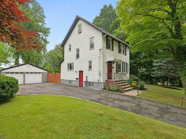 House for sale in Springfield, New Jersey
