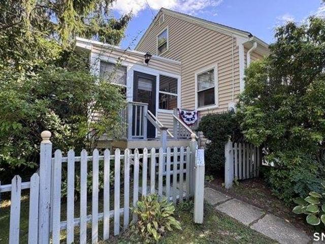 House for sale in Lake View Terrace, Stafford