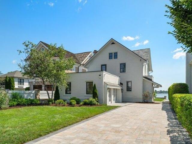 House for sale in Cos Cob, Connecticut